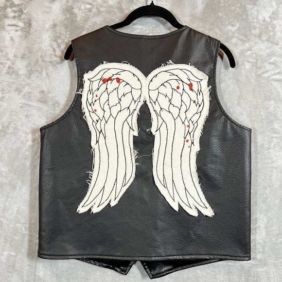 Walking Dead Vest Mens Small Bloody Angel Wings Faux Daryl Dixon Costume Cosplay - Picture 1 of 6